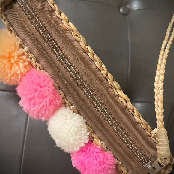 🧡Raffia clutch/wristlet - Picture 3 of 8